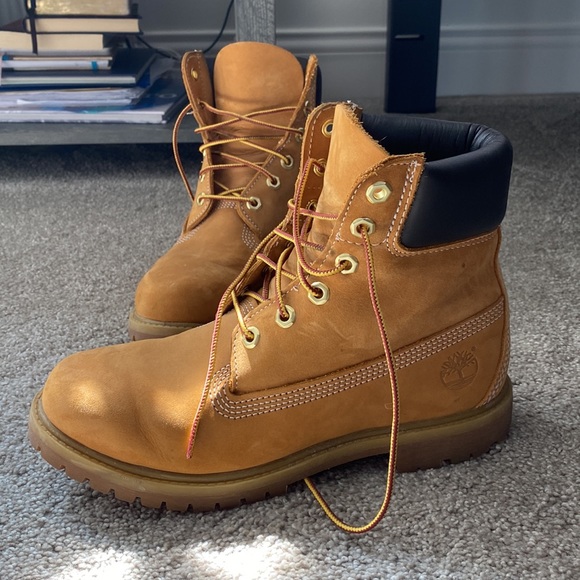 Women’s Premium 6-inch Waterproof Boots - Picture 2 of 4